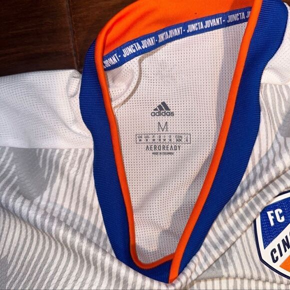 2021 Mercy Health FC Cincinnati Jersey - Picture 5 of 5